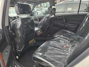 Toyota Highlander Limited 2012 White