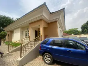 2bdrm Bungalow in Abuja, Asokoro for rent