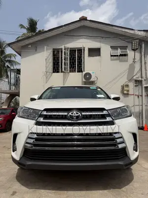 Toyota Highlander XLE 4dr SUV (3.5L 6cyl 6A) 2014 White
