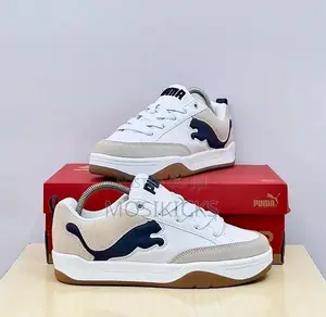 Puma Sneakers