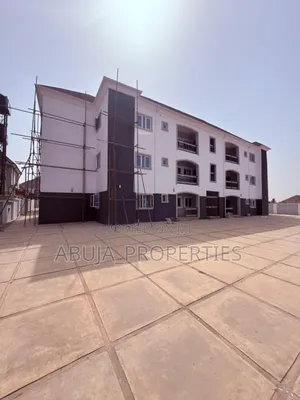 3bdrm Apartment in Galadimawa for sale