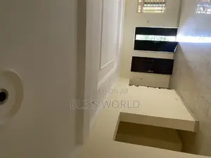3bdrm Block of Flats in Utako for rent