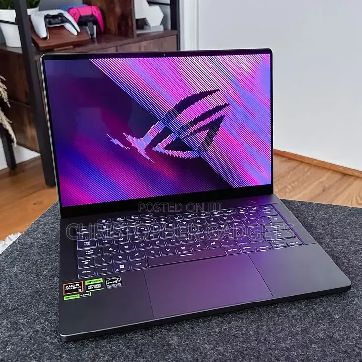 Laptop Asus ROG Zephyrus G14 32GB AMD Ryzen 9 SSD 2T