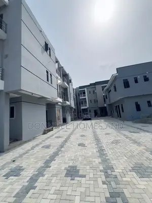 2bdrm Apartment in Off Lekki-Epe Expressway for rent