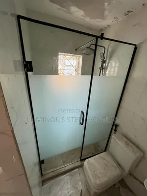 This Durable Shower Cubicle Features Certified 