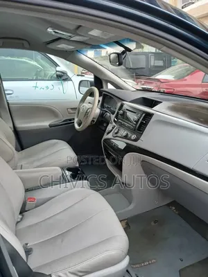 Toyota Sienna 2012 Blue