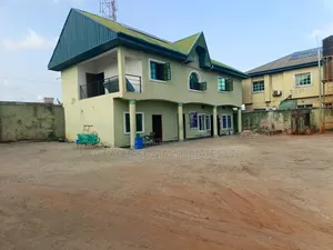 4bedrooms Detached House, a Shed and Trucking Yard on 2500sqm Land