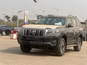 New Toyota Land Cruiser Prado 4.0 2023 Black