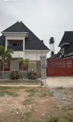 4bdrm Penthouse in Lugbe District for sale