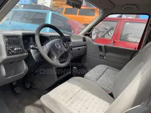 Volkswagen Transporter 2005 Red