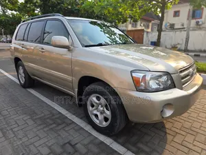 Toyota Highlander V6 2005 Gold