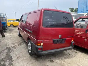 Volkswagen Transporter 2004 Red