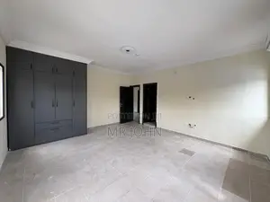 3bdrm Apartment in Lekki Phase 1 D Man for rent