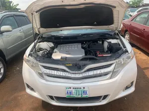 Toyota Venza 2010 White