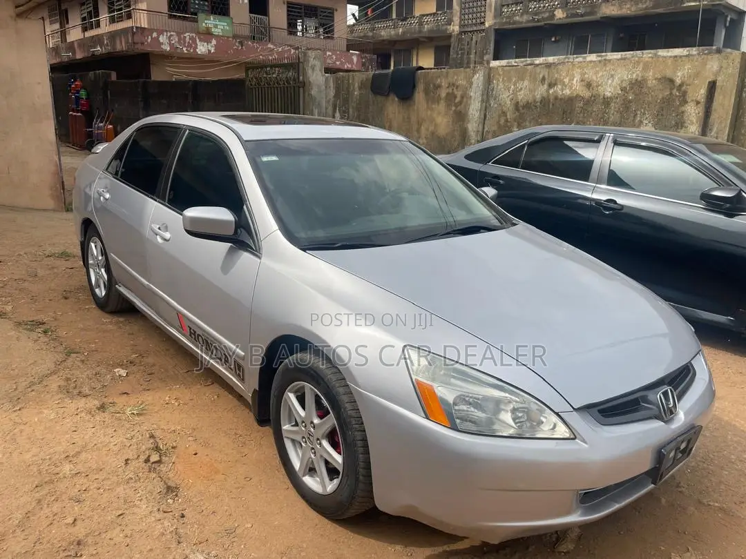 Honda Accord 2005 Silver