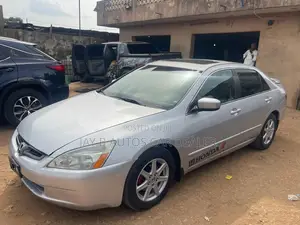 Honda Accord 2005 Silver
