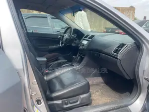 Honda Accord 2005 Silver