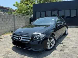 Mercedes-Benz E300 2018 Black