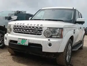 Land Rover Lr4 Base AWD 2013 White