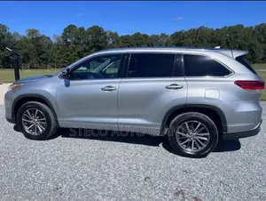 Toyota Highlander 2019 Silver