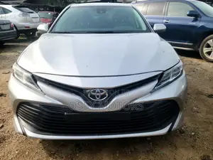 Toyota Camry LE FWD (2.5L 4cyl 8AM) 2018 Silver