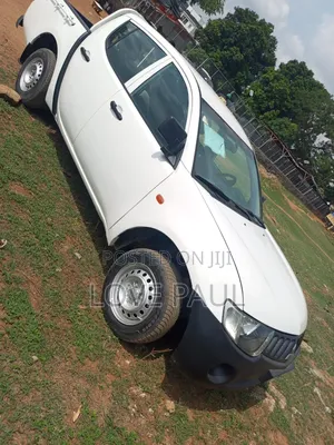 Mitsubishi L200 2010 White
