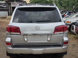 Lexus LX 570 AWD 2016 Silver