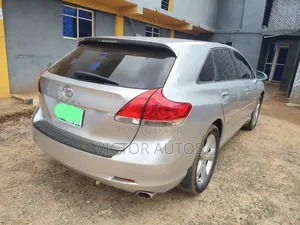 Toyota Venza 2010 Silver