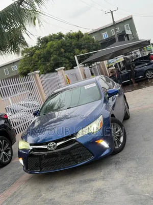 Toyota Camry 2016 Blue