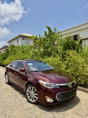 Toyota Avalon XLE Premium Sedan FWD (3.5L 6cyl 6A) 2013 Burgundy