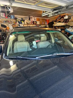 Toyota Highlander SE 2011 Black