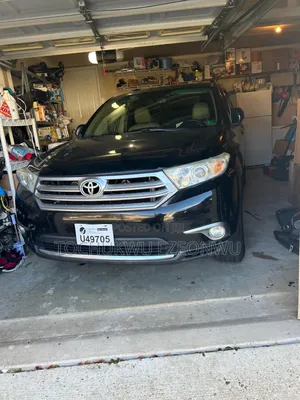 Toyota Highlander SE 2011 Black