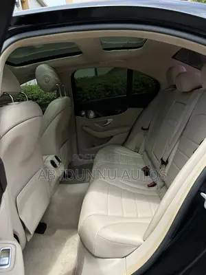 Mercedes-Benz C300 Luxury 4dr AWD 4Matic Sedan (2.0L 4cyl 7A) 2015
