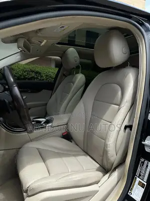 Mercedes-Benz C300 Luxury 4dr AWD 4Matic Sedan (2.0L 4cyl 7A) 2015