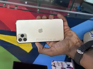 Apple iPhone 11 Pro Max 64 GB Gold