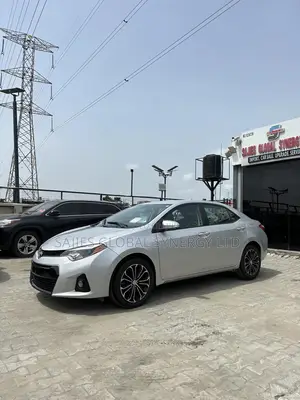 Toyota Corolla S Plus 4dr Sedan (1.8L 4cyl CVT) 2014 Silver