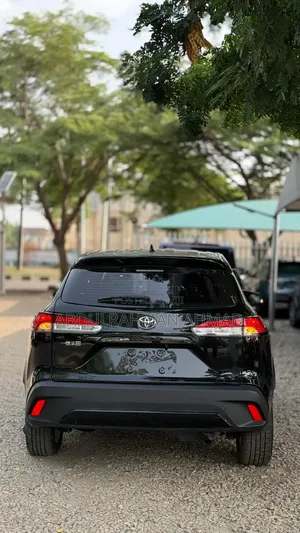 Toyota Corolla Cross XLE 2WD 2024 Black