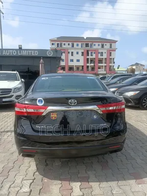 Toyota Avalon XLE Touring Sedan FWD (3.5L 6cyl 6A) 2013 Black