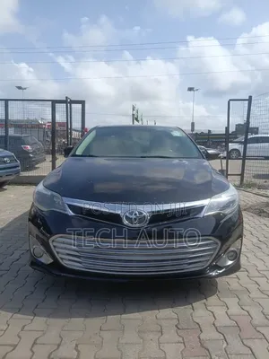 Toyota Avalon XLE Touring Sedan FWD (3.5L 6cyl 6A) 2013 Black
