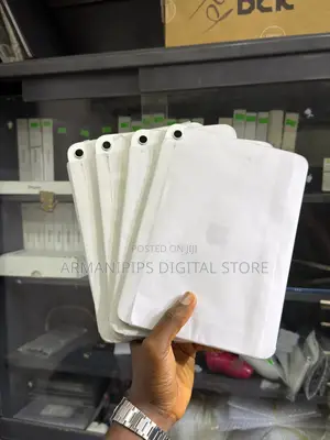 New Apple iPad (2025) 128 GB Silver