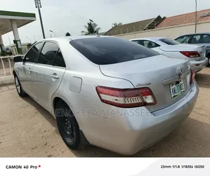 Toyota Camry LE 4dr Sedan (2.5L 4cyl 6AM) 2010 Silver