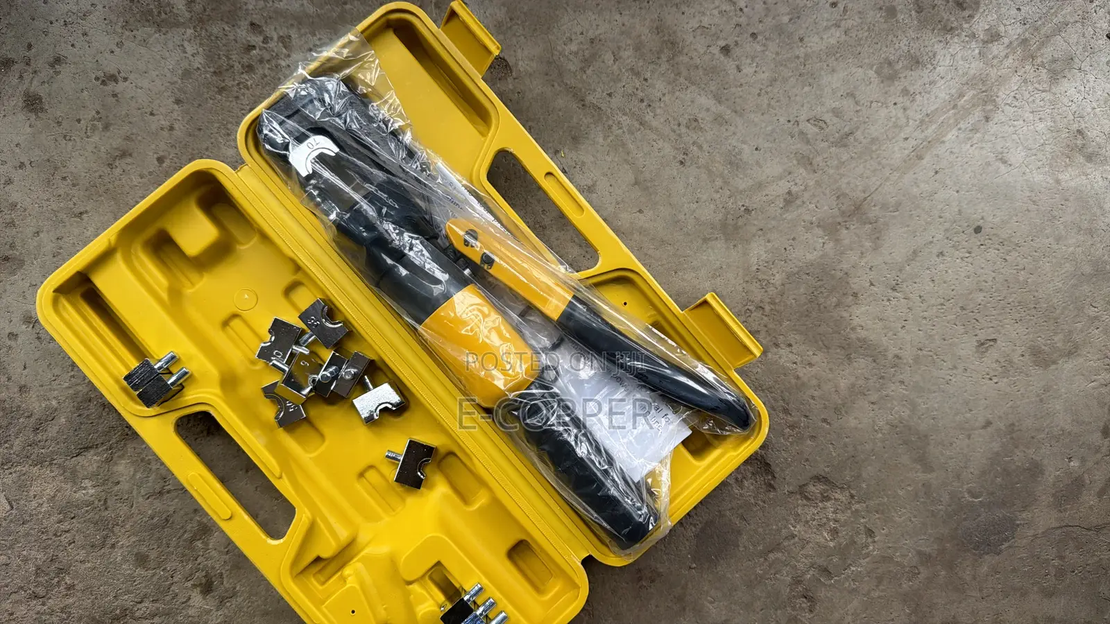 Lugging Machine