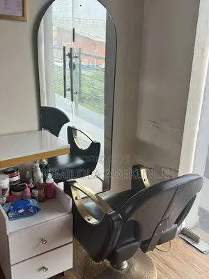 Lash/ Hairstylist Space For Rent