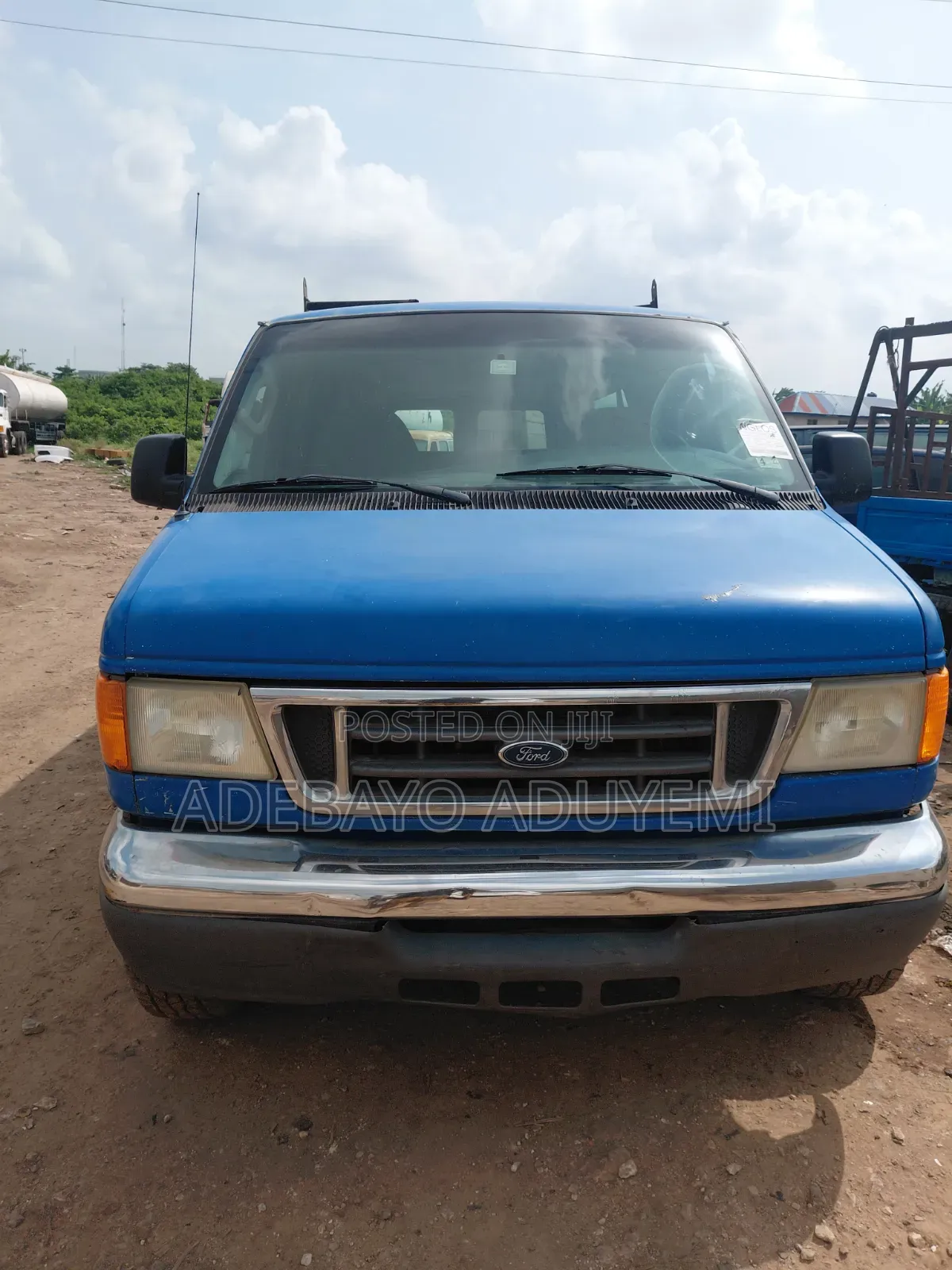 Ford E350 2007 Blue