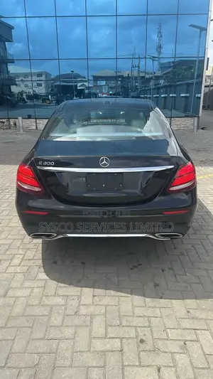 Mercedes-Benz E300 4Matic AWD Sedan (2.0L 4cyl 9A) 2017 Black