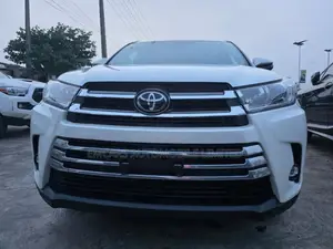 Toyota Highlander Limited 2019 White