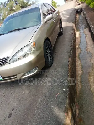 Toyota Camry 2005 Gold