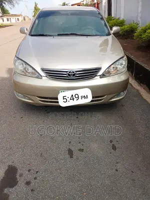Toyota Camry 2005 Gold