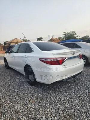 Toyota Camry SE 4dr Sedan (2.5L 4cyl 6A) 2016 White