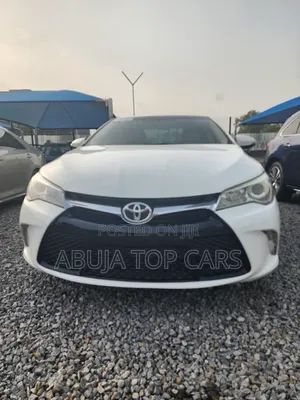 Toyota Camry SE 4dr Sedan (2.5L 4cyl 6A) 2016 White